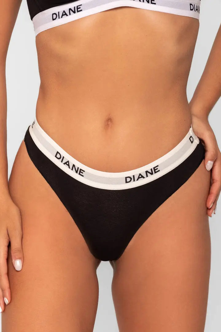 Panty brasilera Diane & Geordi en algodón unicolor – color negro plano cerrado