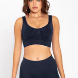 Panty bóxer seamless unicolor con control suave y cobertura extendida – Diane & Geordi, color azul oscuro plano f de frente