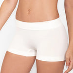 Panty bóxer seamless unicolor con control suave y cobertura extendida – Diane & Geordi, color blanco plan ocerrado