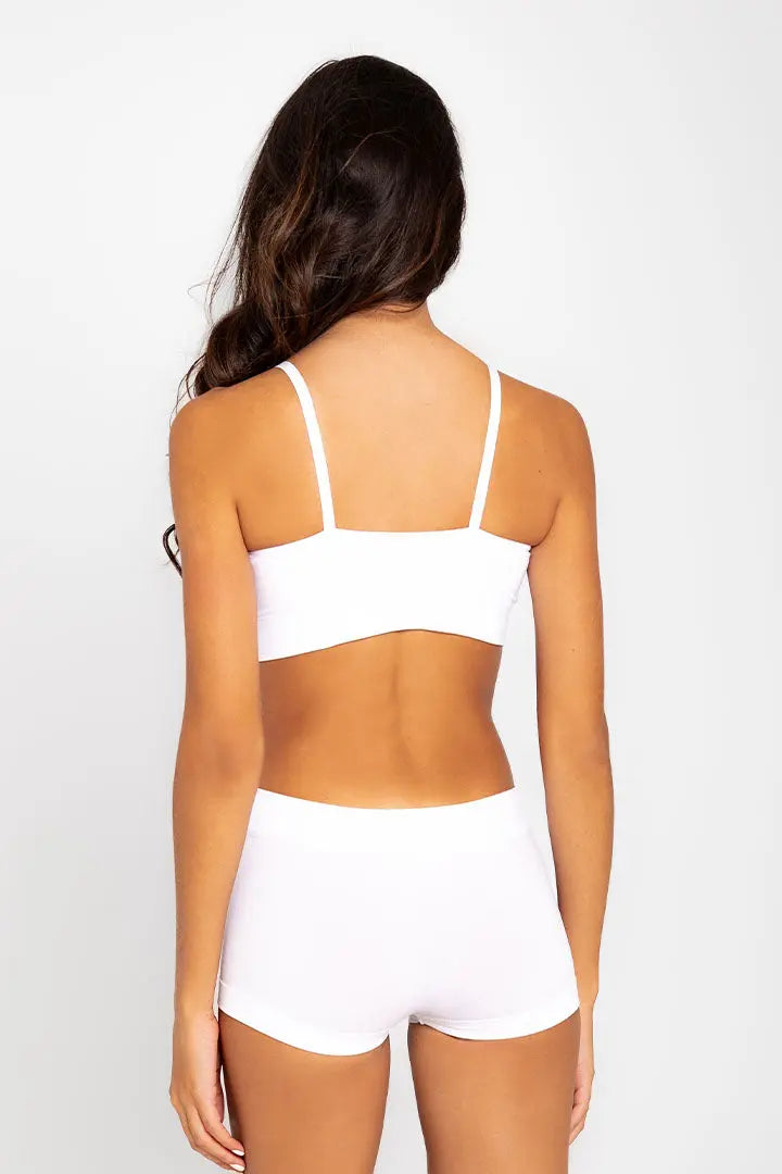 Panty bóxer seamless sin costuras en cintura y piernas – Diane & Geordi, color blanco de espalda 