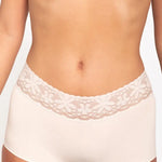 Panty alto con encaje y control en abdomen – Diane & Geordi color azul blanco de frente detalle