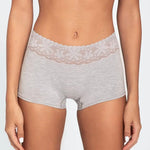 Panty alto con encaje y control en abdomen – Diane & Geordi color gris de frente detalle