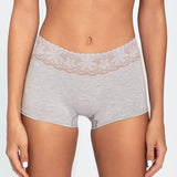 Panty alto con encaje y control en abdomen – Diane & Geordi color gris de frente detalle