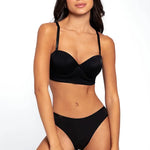 Ropa interior tipo tanga con diseño anatómico – Diane & Geordi, color negro plan ode frente 