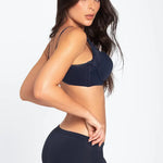 Panty cachetero en algodón con cubrimiento medio – Diane & Geordi colro azul oscuro de lado 