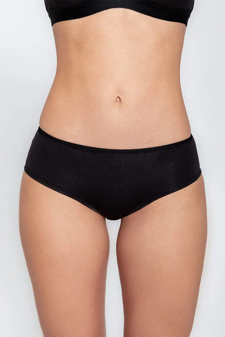 Panty hipster de algodón peinado con ajuste cómodo, color negro detalle frente 
