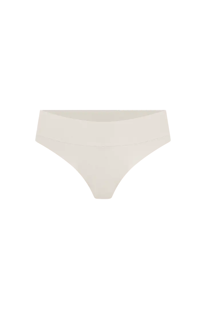 Panty con corte limpio y sin marcas visibles