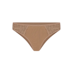 Panty tanga unicolor con laterales en encaje Diane & Geordi, color piel amber de lado background transparent