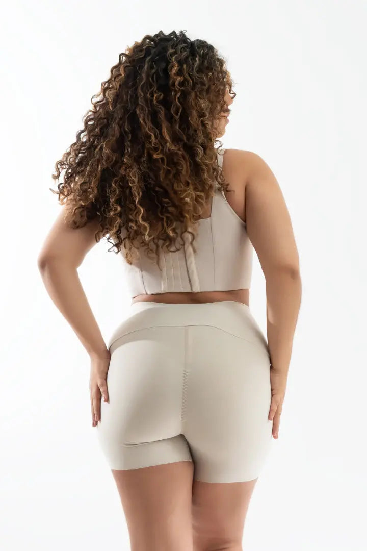 Short (020702) Diane & Geordi Colombia