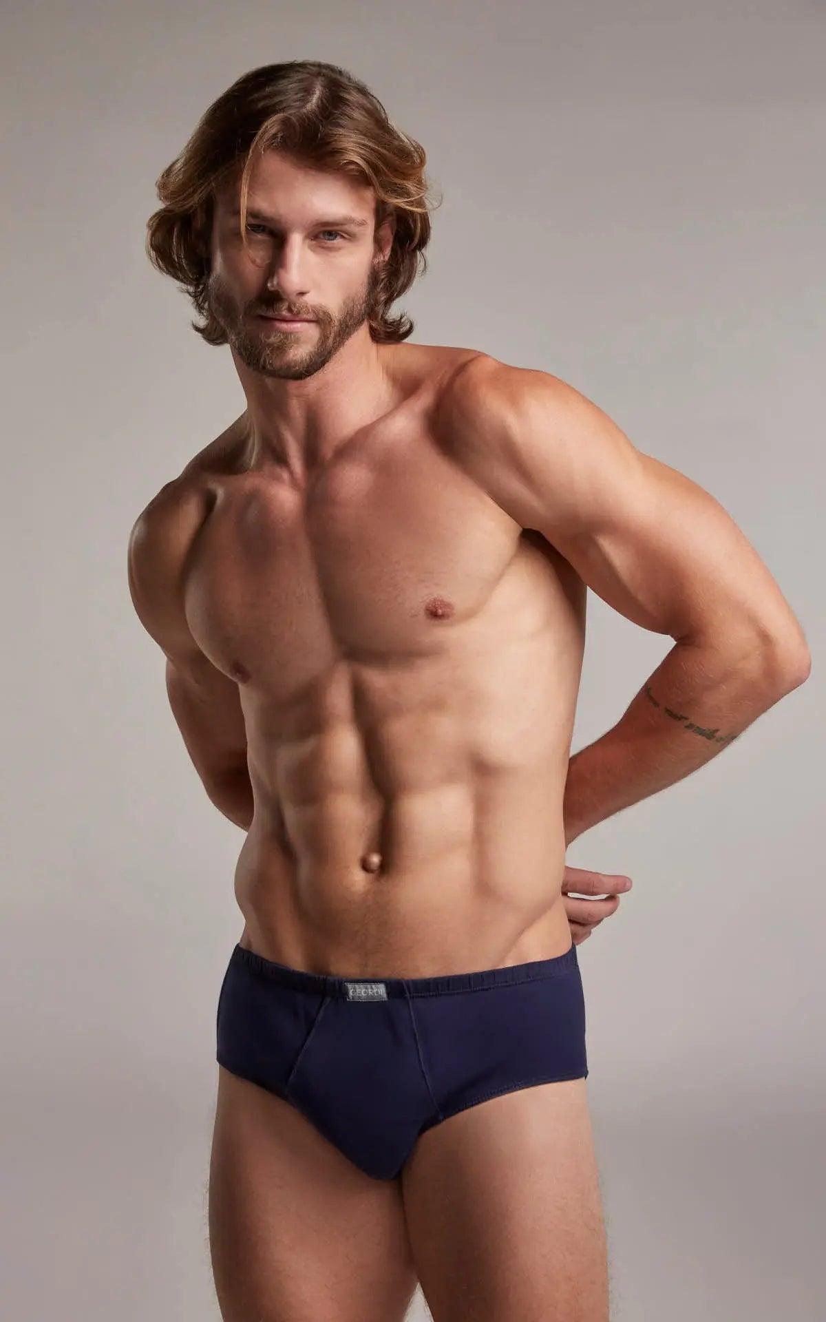 Tanga (2214) Diane & Geordi Colombia