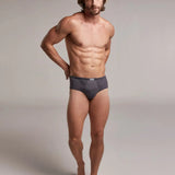 Tanga (2214) Diane & Geordi Colombia