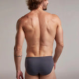 Tanga (2214) Diane & Geordi Colombia