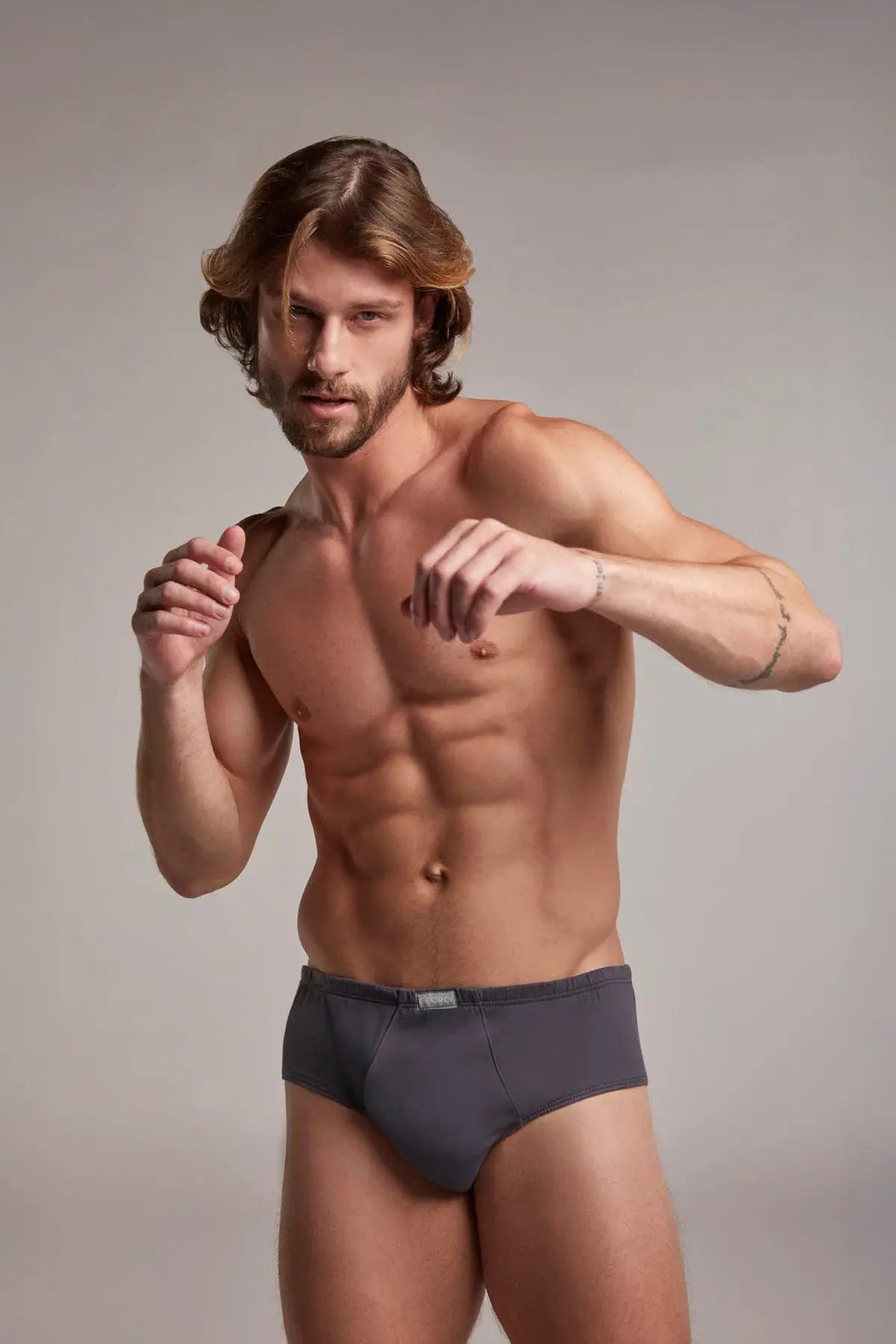 Tanga (2214) Diane & Geordi Colombia