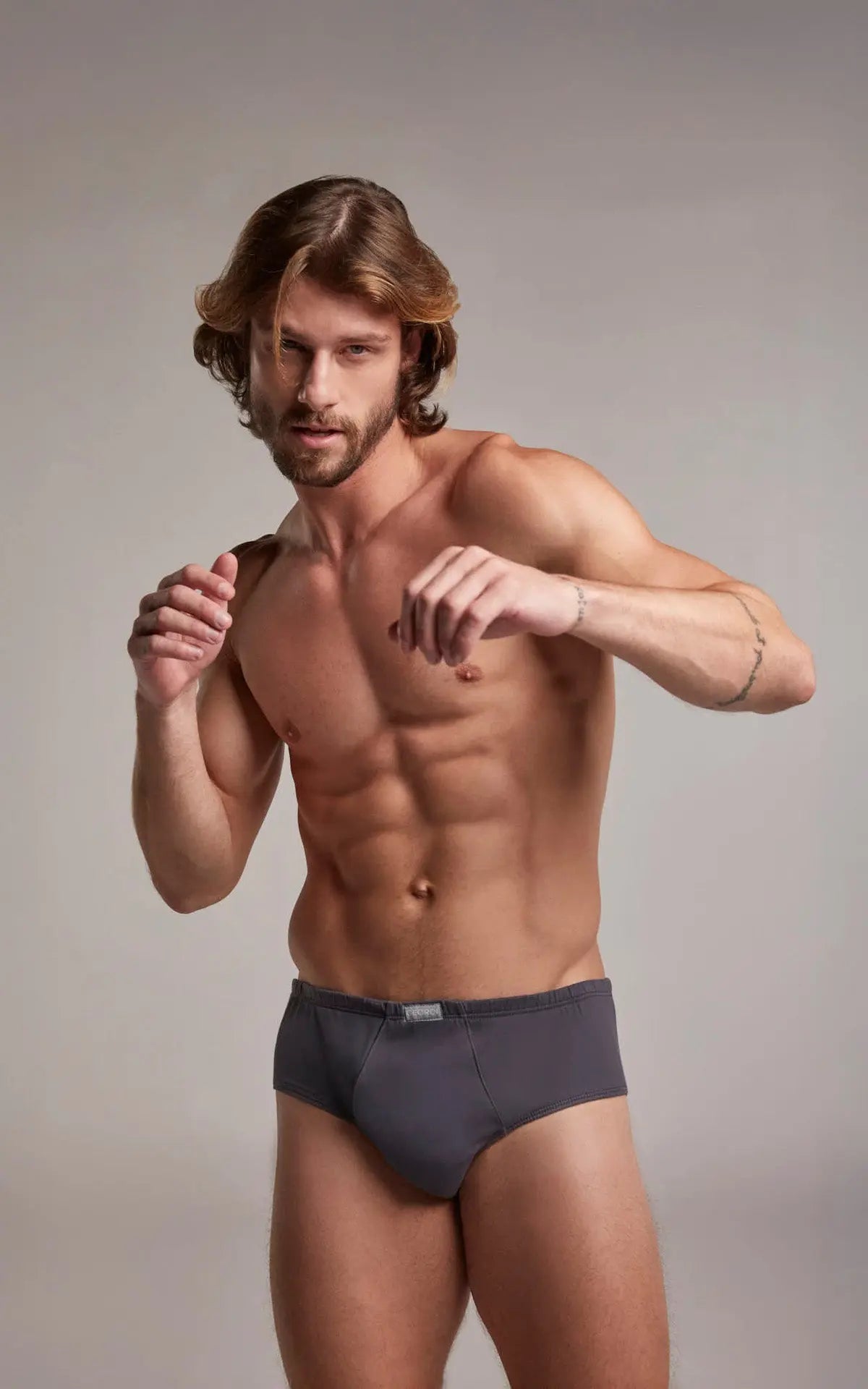 Tanga (2214) Diane & Geordi Colombia