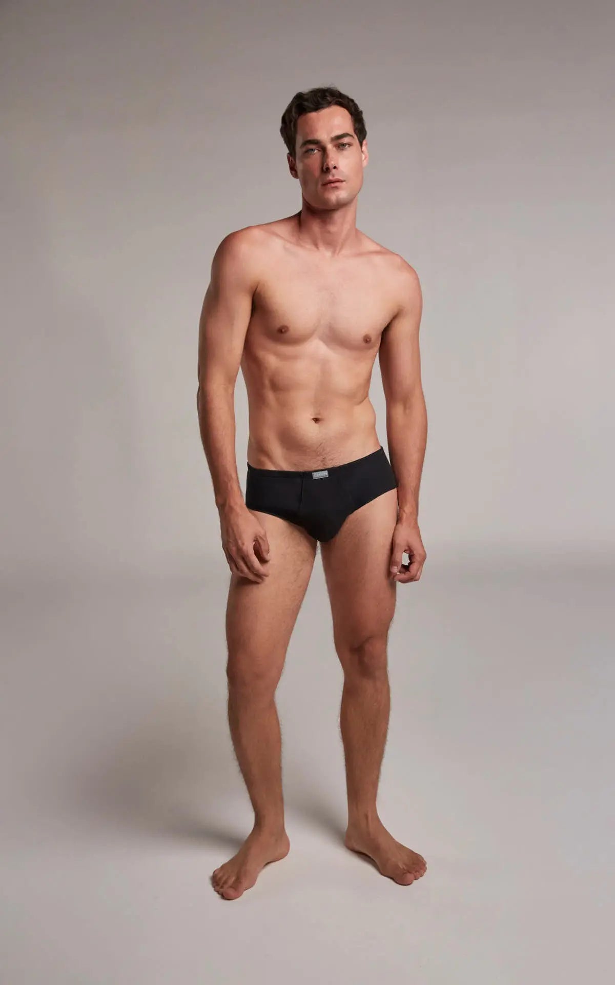 Tanga (2214) Diane & Geordi Colombia