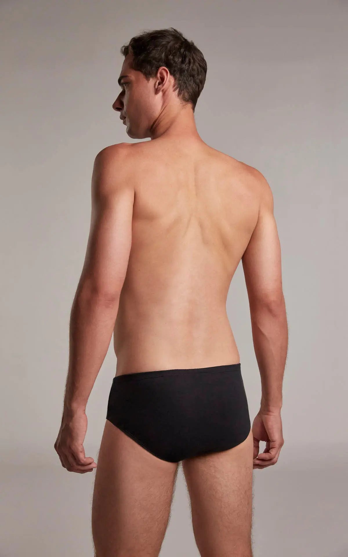 Tanga (2214) Diane & Geordi Colombia