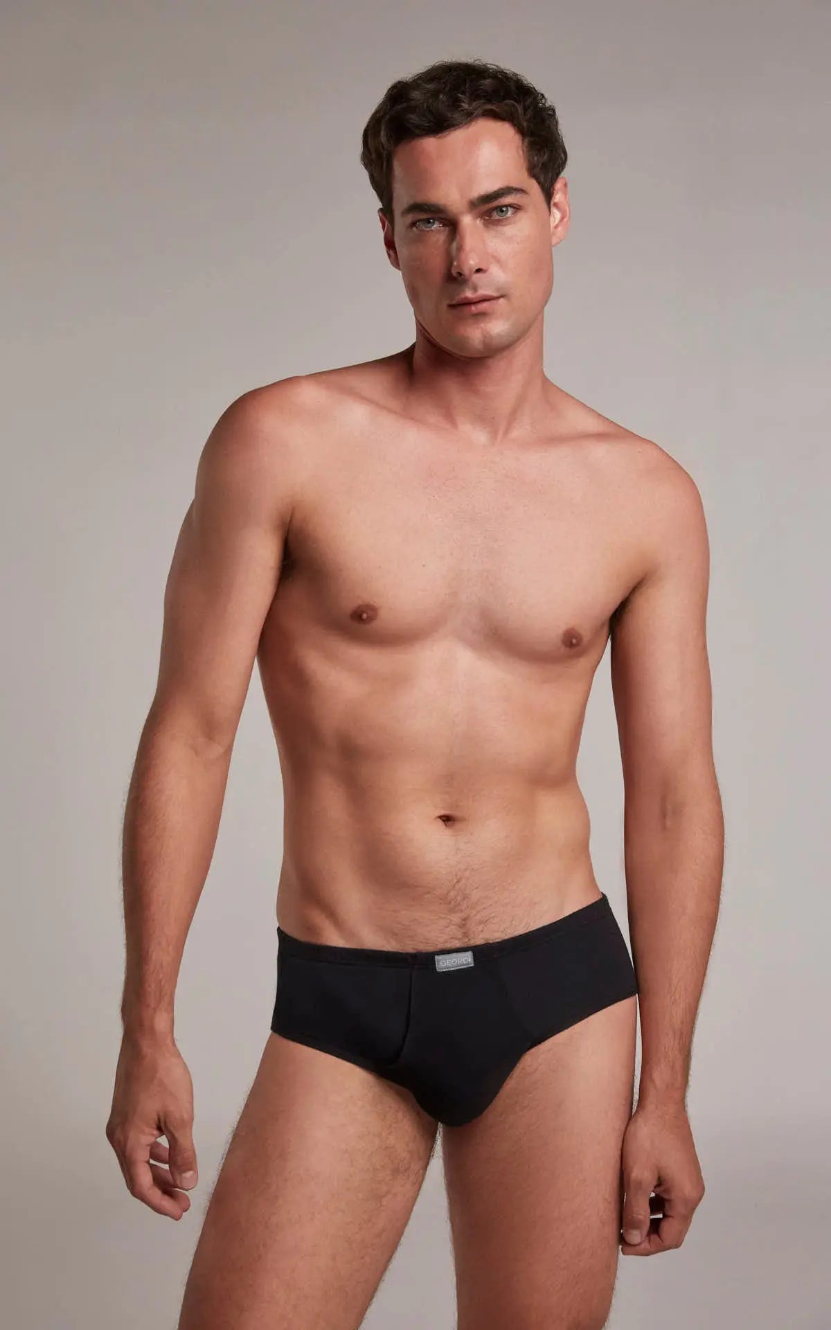 Tanga (2214) Diane & Geordi Colombia