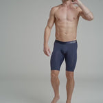 hombre modelando boxers marca diane&gerodi