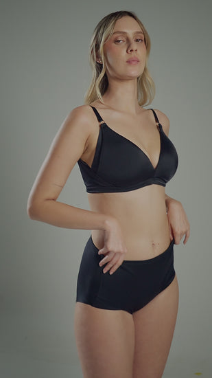 Brasier copa triangular Diane & Geordi, diseño color negro, copa removible, cargaderas ajustables y espalda ancha sin varilla.