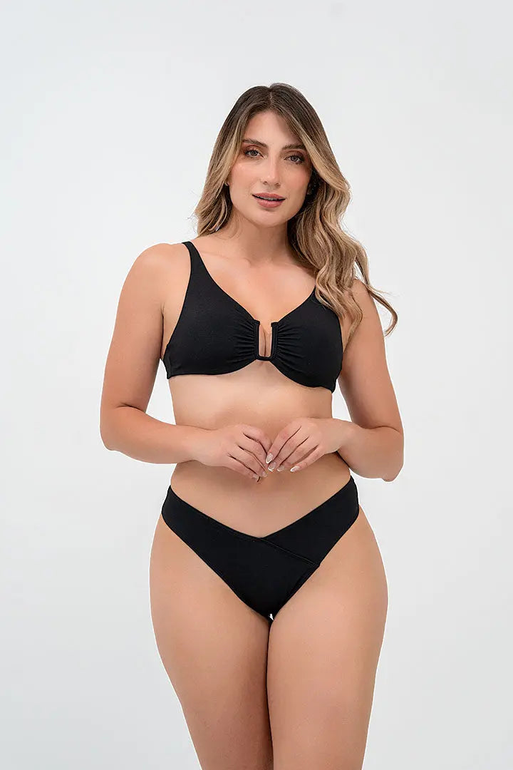 Vestido de baño 2 piezas con panty tipo tanga de cubrimiento alto – Diane & Geordi - color negro, vista frontal 