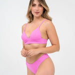 Vestido de baño de 2 piezas para mujer con panty cachetero Diane & Geordi, color rosado de frente 