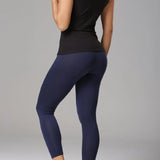 detalle tejido especial camiseta sin mangas Diane&Geordi, color negro de espalda