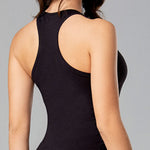 camiseta deportiva mujer algodón Diane&Geordi, color negro de espalda 