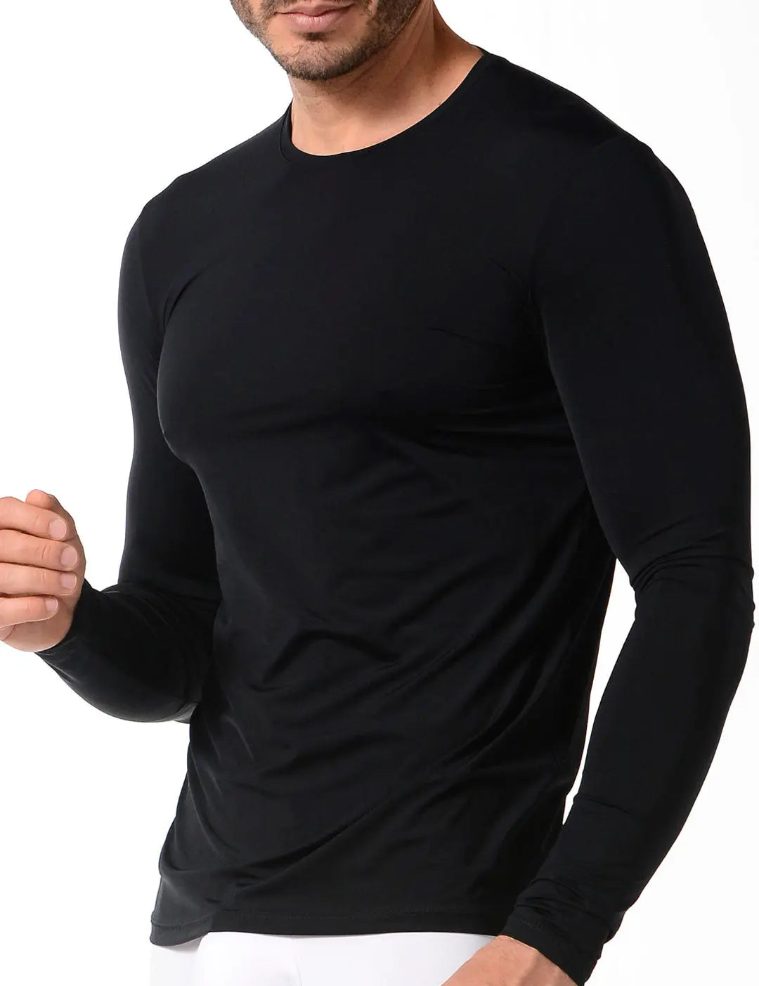 Camiseta manga larga ajustada para hombre en microfibra premium. Color negro