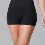 Panty sin costuras con cubrimiento total y refuerzo en algodón – Diane & Geordi, color negro, plano cerrado