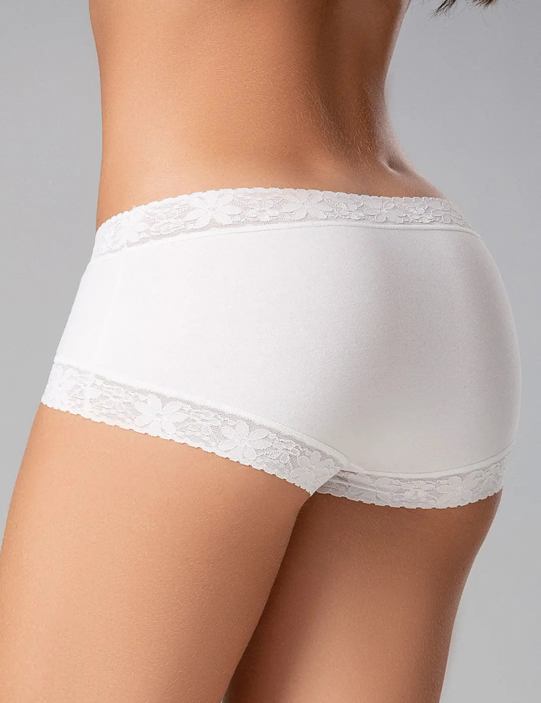 Panty cachetero unicolor con encaje – Diane & Geordi de espalda