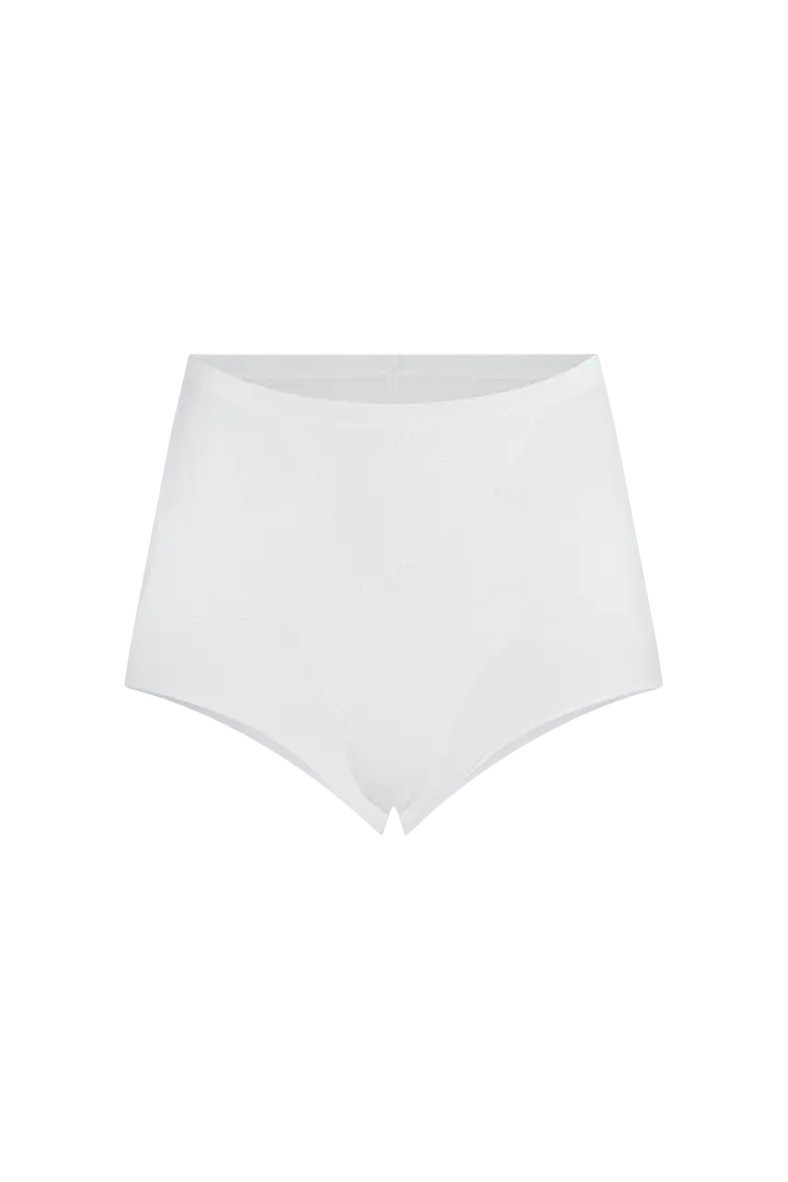 Panty tipo hipster con tiro largo y diseño elegante fondo transparente 