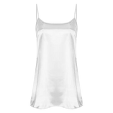 Set pijama e hilo en satín Diane & Geordi, color blanco, vista trasera. 